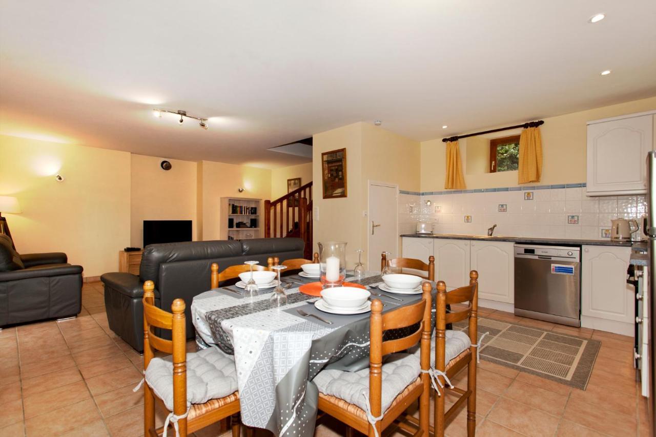 Guégon Stone Cottage With Modern Cosy Interior Near To Josselin Perfect Retreat For Writers Or Star Gazers מראה חיצוני תמונה