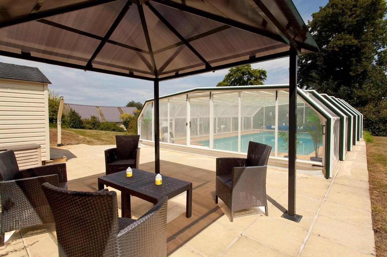 Guégon Stone Cottage With Modern Cosy Interior Near To Josselin Perfect Retreat For Writers Or Star Gazers מראה חיצוני תמונה